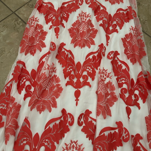 BACKLESS HALTER EMBROIDERED MAXI DRESS - Picture 3 of 6